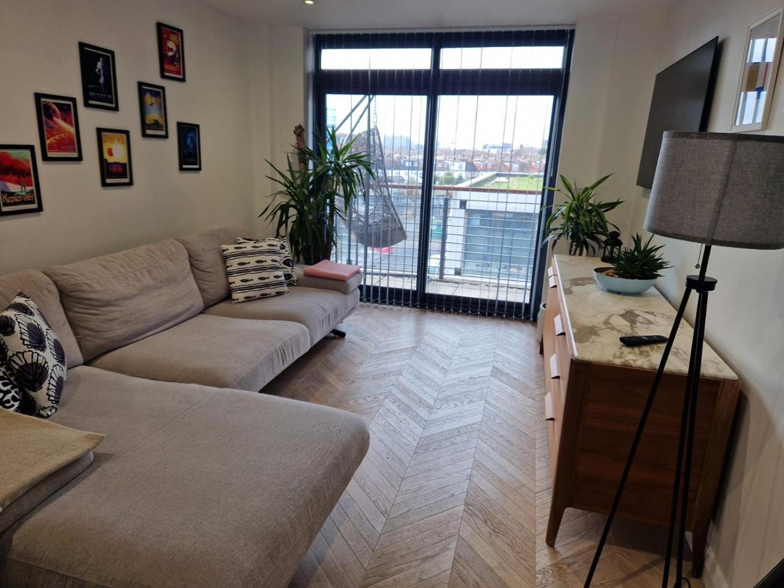 Cosy 1 Bedroom Apartment With Balcony Near Chiswick 런던 외부 사진