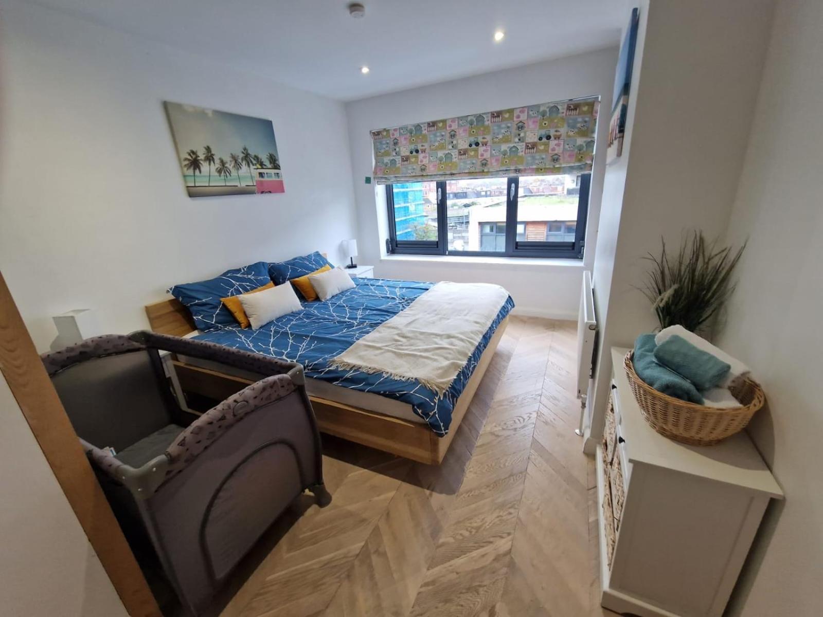 Cosy 1 Bedroom Apartment With Balcony Near Chiswick 런던 외부 사진
